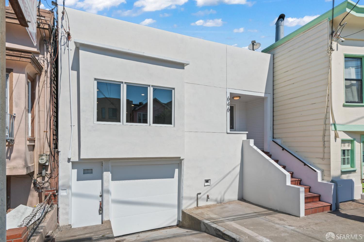 Property Photo: 646 Paris Street CA 94112