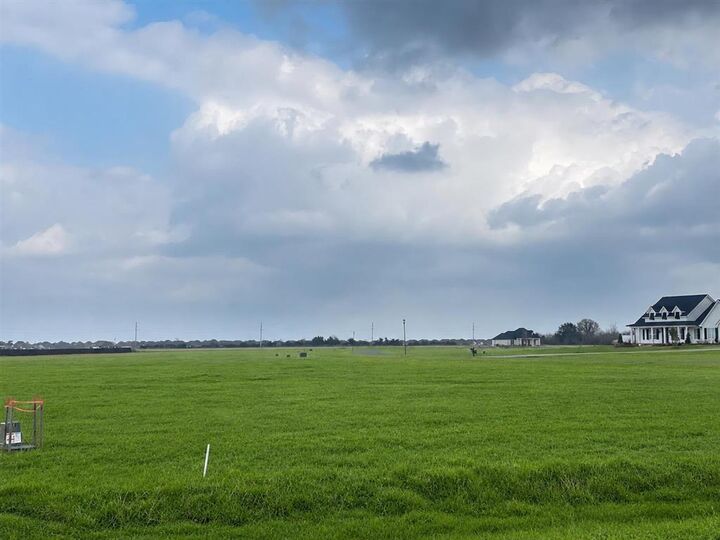 Property Photo:  3044 Baneberry Road  LA 70607 