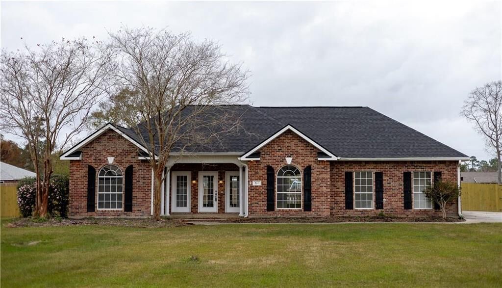 Property Photo:  711 Iroquoian Drive  LA 70611 