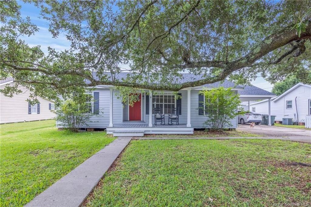 Property Photo:  327 W Lagrange Street W  LA 70605 