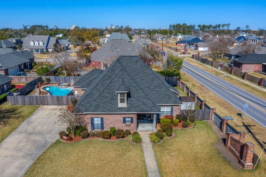 Property Photo: 2402 Stoneybrook Street LA 70605