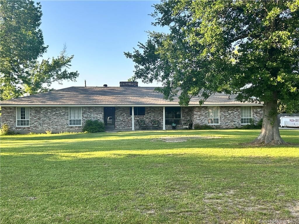 Property Photo: 1700 Woodland Drive LA 70605