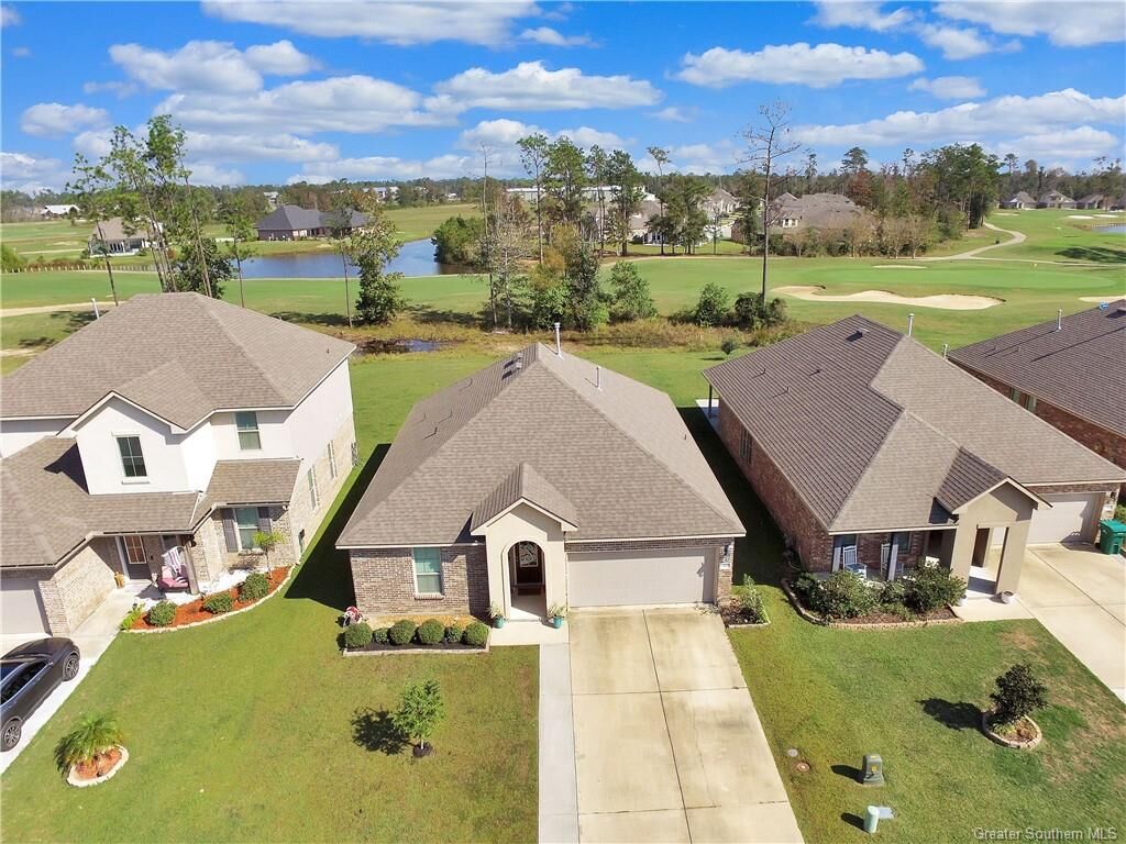 Property Photo: 2422 Fenimore Loop LA 70669