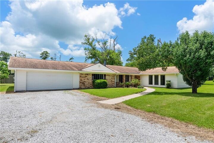 Property Photo:  2606 Mary Drive  LA 70665 