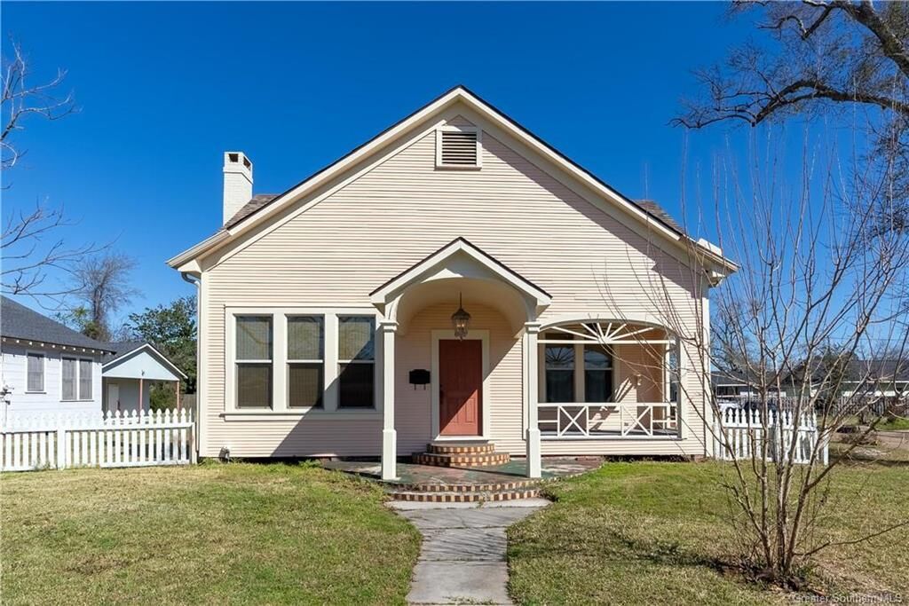 Property Photo: 665 6th Street LA 70601