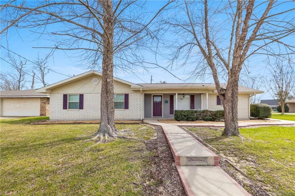 Property Photo: 1404 Rue Des Chene LA 70669