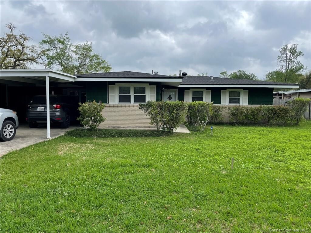 Property Photo: 612 Woodland Street LA 70663