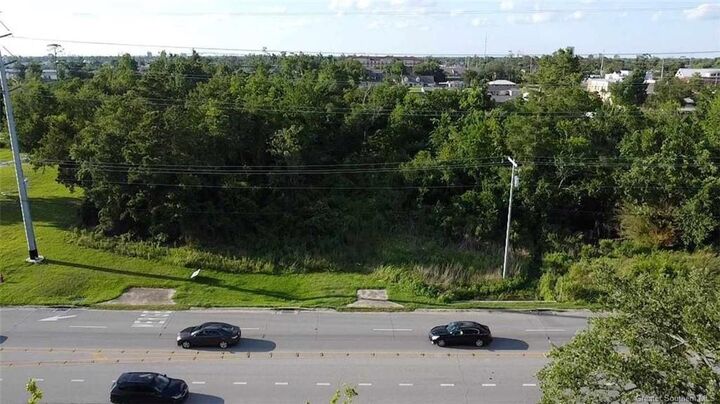 Property Photo:  828 W Prien Lake Road W  LA 70601 