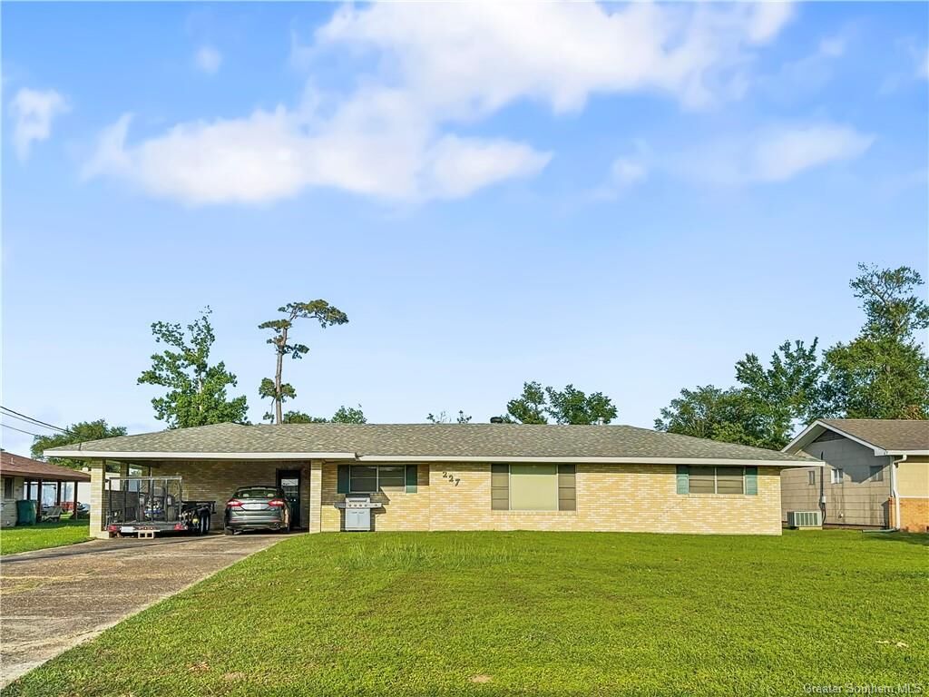 Property Photo:  227 S Hazel Street S  LA 70663 