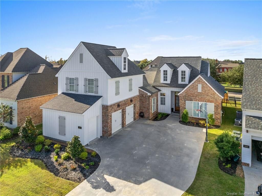Property Photo: 6448 White Oleander Circle LA 70605