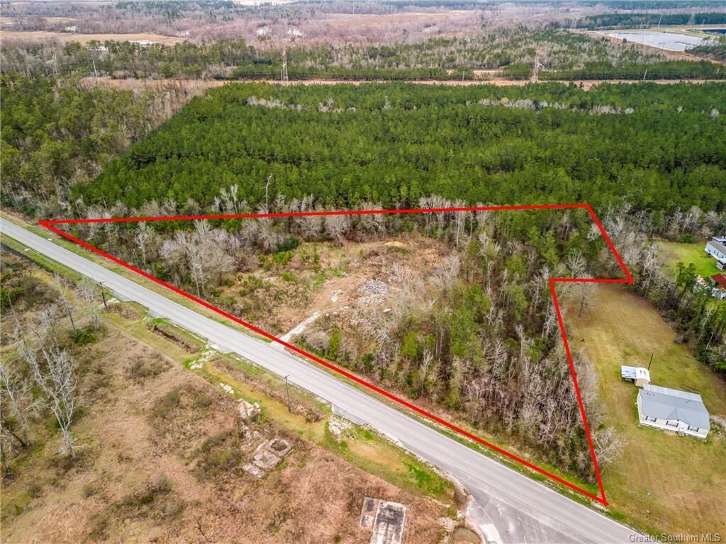 Property Photo: 3932 Houston River Road LA 70669
