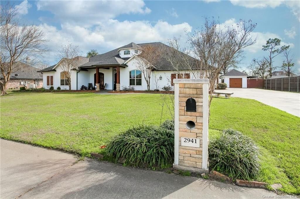 Property Photo: 2941 Putters Lane LA 70605