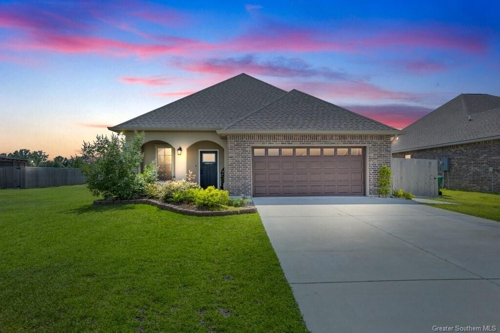 Property Photo: 1807 Browning Road LA 70611