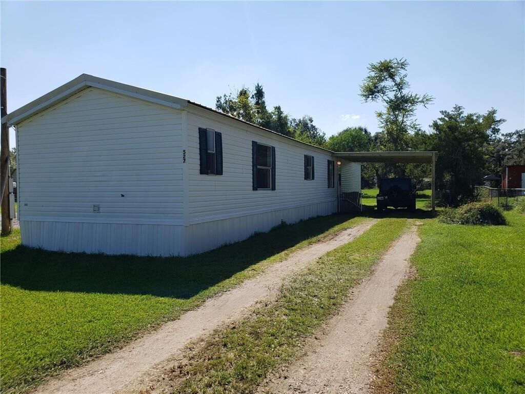 Property Photo:  527 E Carlton Street E  LA 70663 