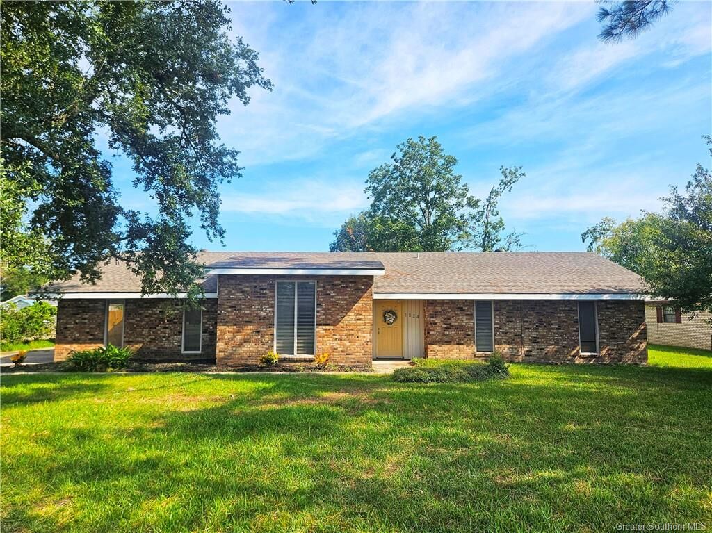 Property Photo:  1524 N Greenfield Circle N  LA 70605 