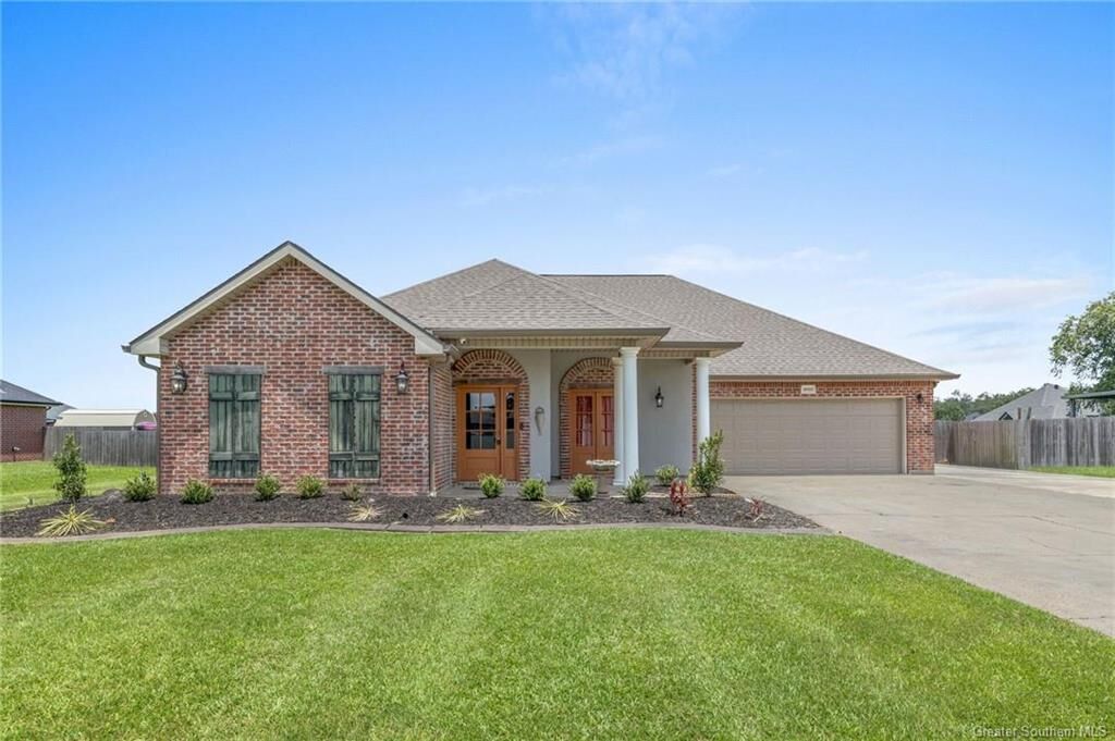 Property Photo:  1662 N Gabriel Square N  LA 70611 