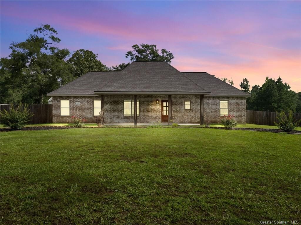 Property Photo: 1657 Hickman Road LA 70634
