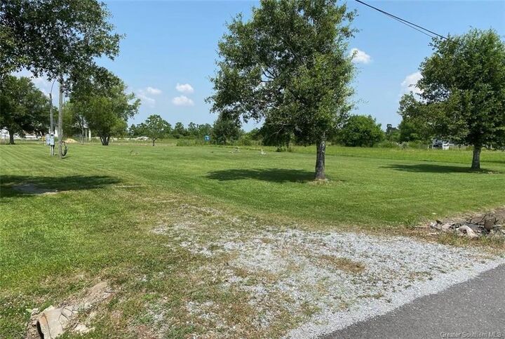 Property Photo: 7805 Acadian Lane LA 70607
