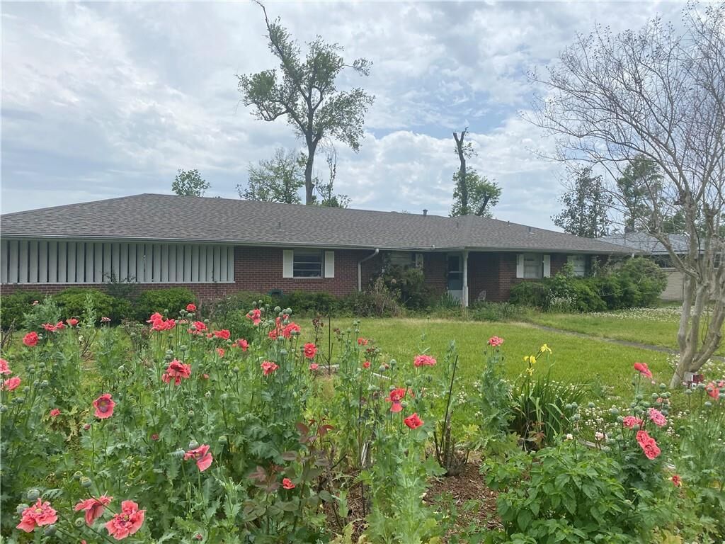 Property Photo:  309 W Lee Street W  LA 70663 