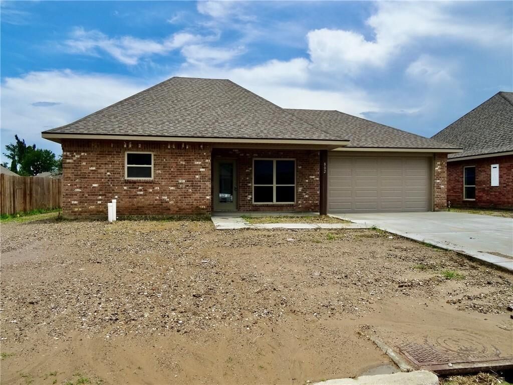 Property Photo:  800 Dewey Street  LA 70669 