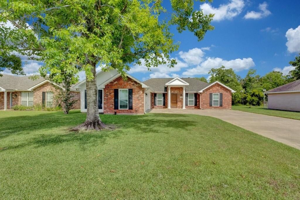 Property Photo: 5703 Adair Drive LA 70605