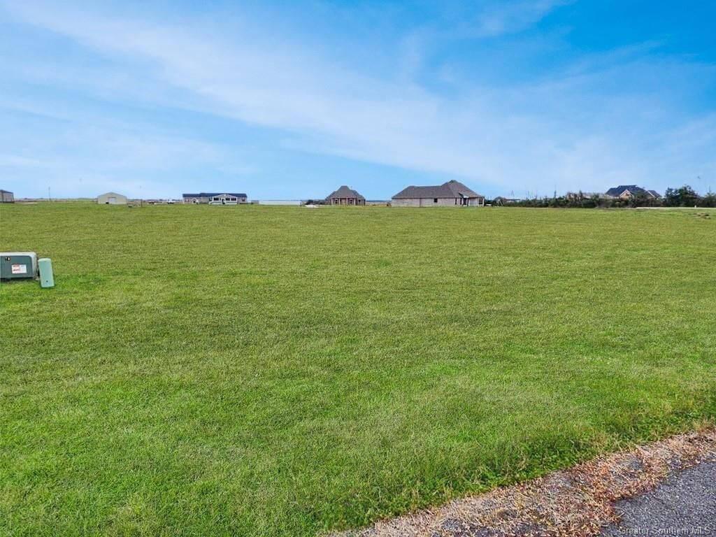 Property Photo: 5932 S Crescent Drive S LA 70647
