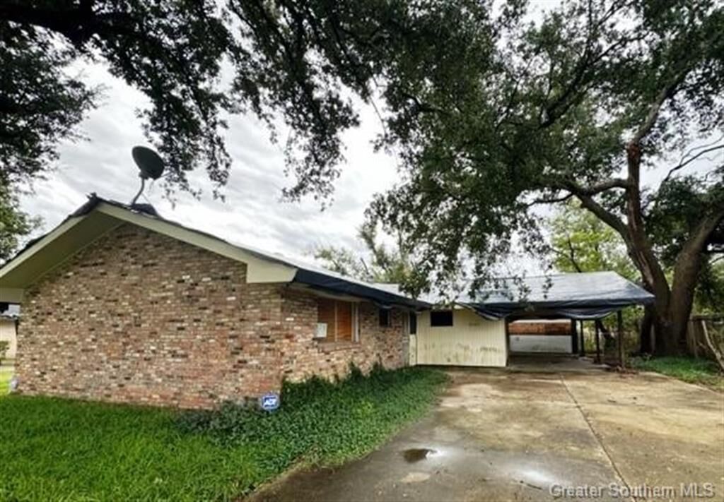 Property Photo:  2322 10th Street  LA 70601 