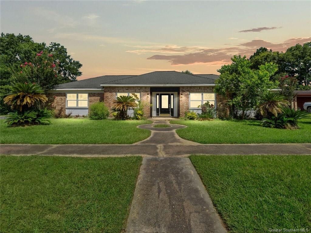 Property Photo: 2201 Woodlawn Street LA 70634