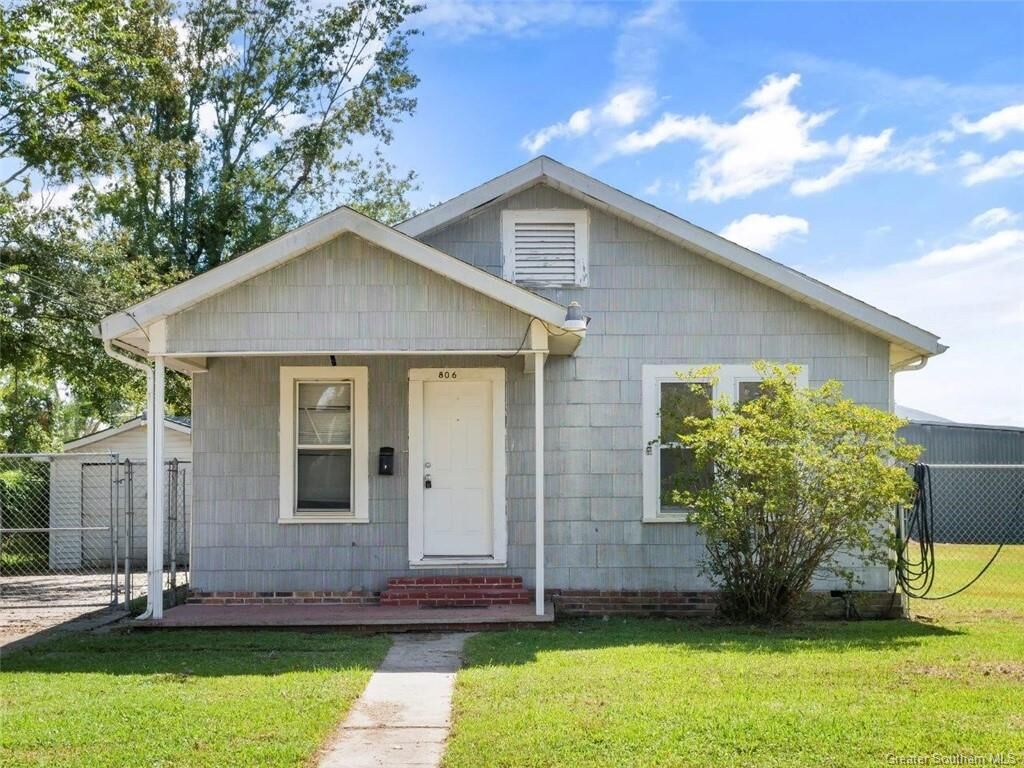 Property Photo: 806 16th Street LA 70601