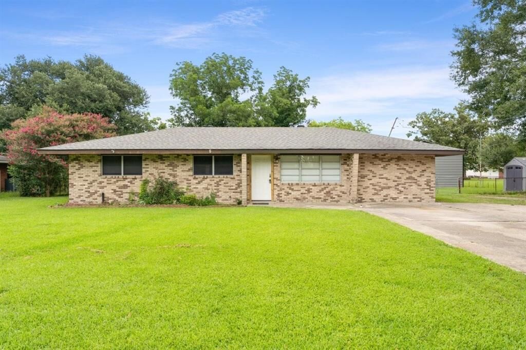 Property Photo:  608 Boice Street  LA 70663 