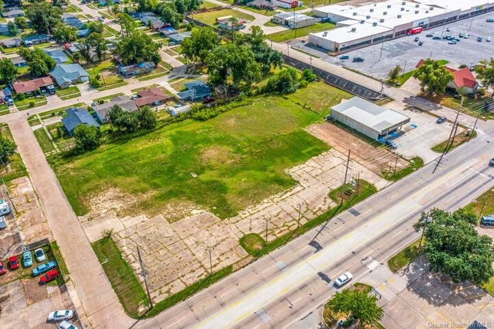 Property Photo: 2801 Gerstner Memorial Drive LA 70601