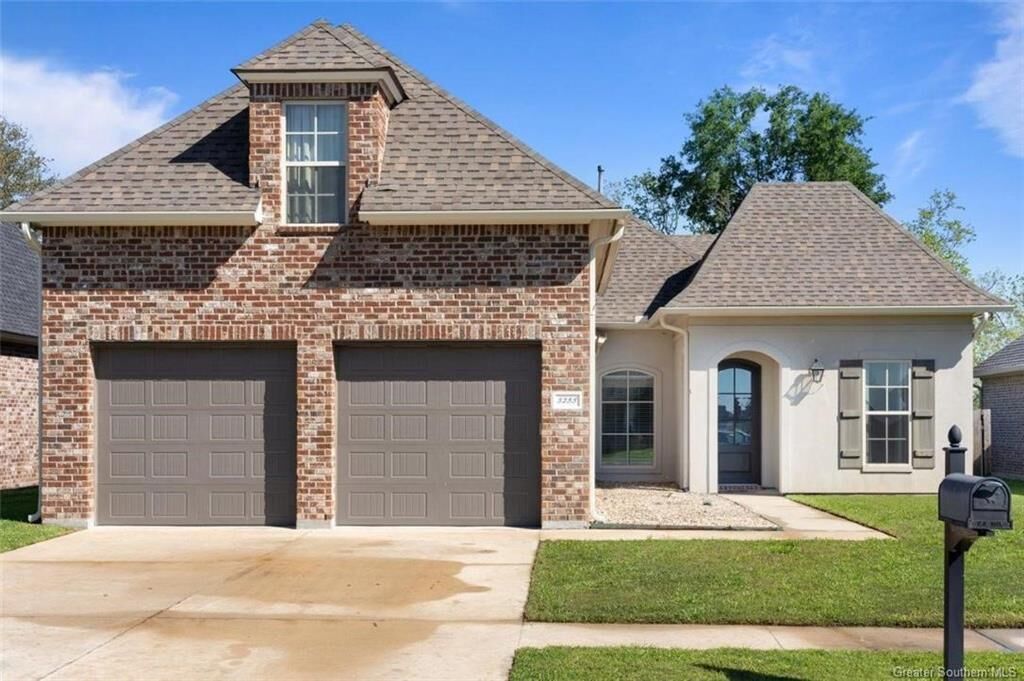 Property Photo:  3255 Fairwood Lane  LA 70607 