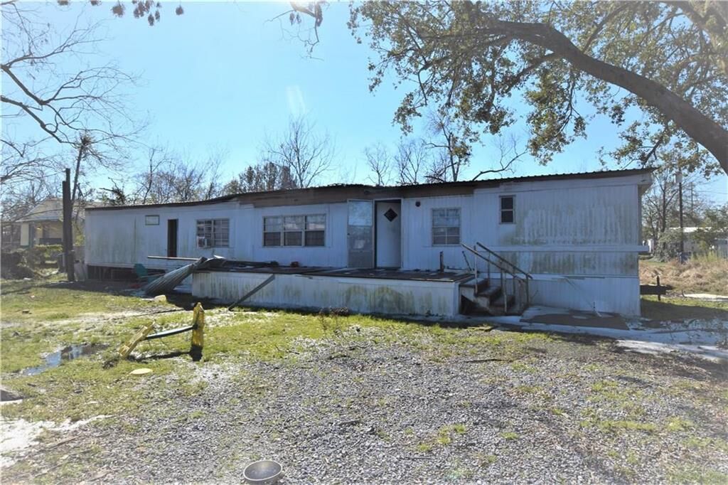 Property Photo:  903 W Burton Street W  LA 70663 