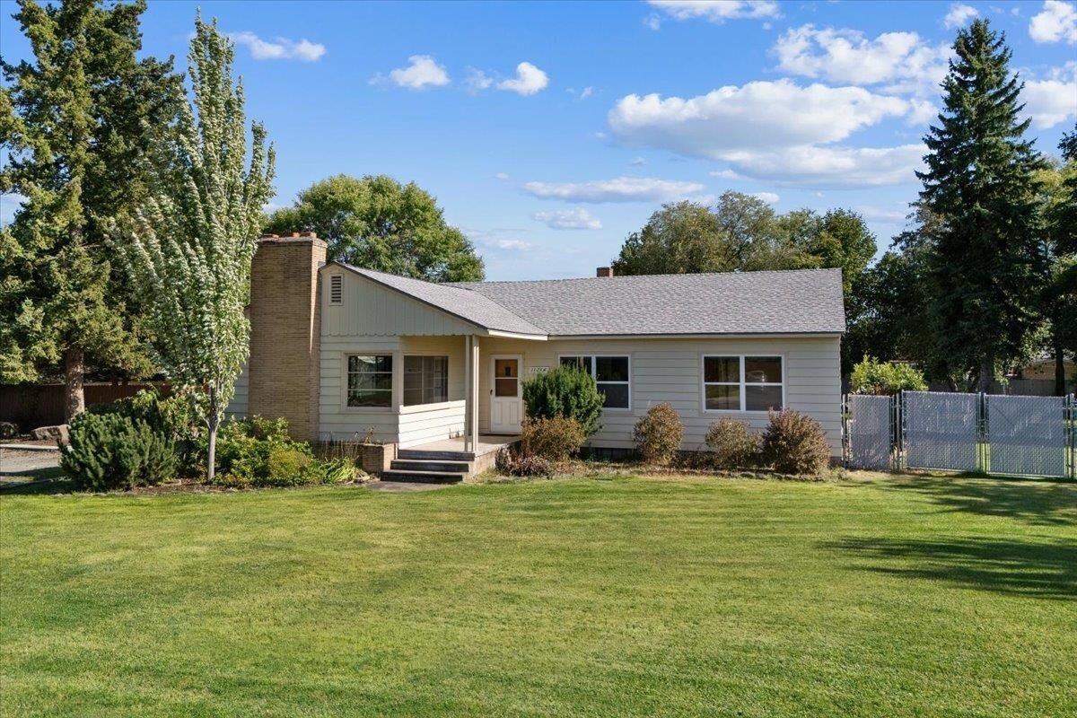 Property Photo: 11214 E Broadway Ave WA 99206