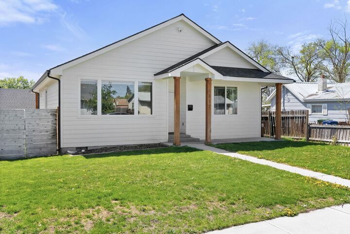 Property Photo:  1812 E Columbia Ave  WA 99208 
