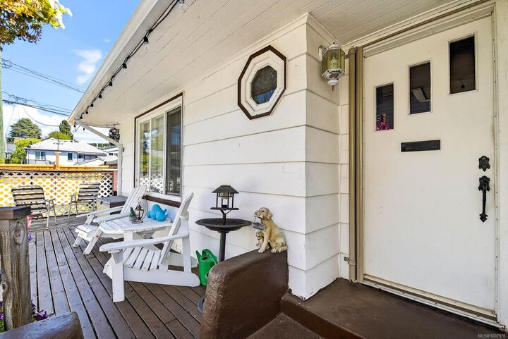 Property Photo:  2635 5th Ave  BC V9Y 2G2 