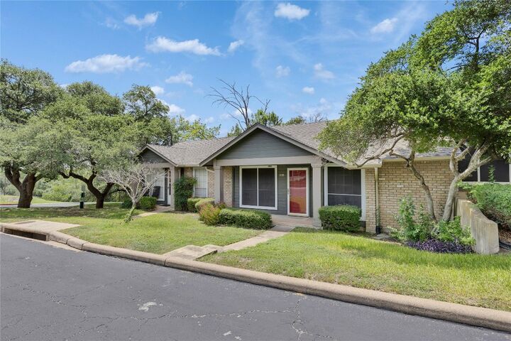 Property Photo: 1015 E Yager Lane 205 TX 78753