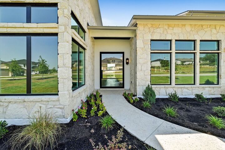 Property Photo: 944 Bristol Creek Bend TX 78738