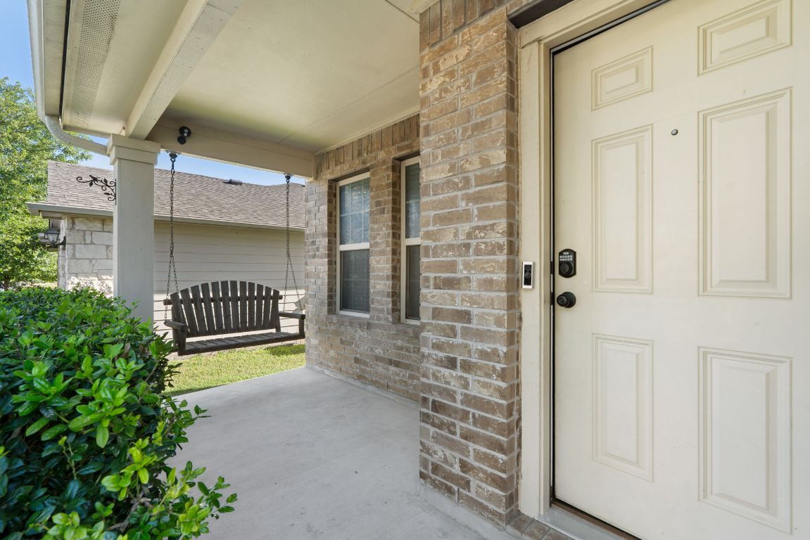 Property Photo:  1104 Hawkeye Point Road  TX 78626 