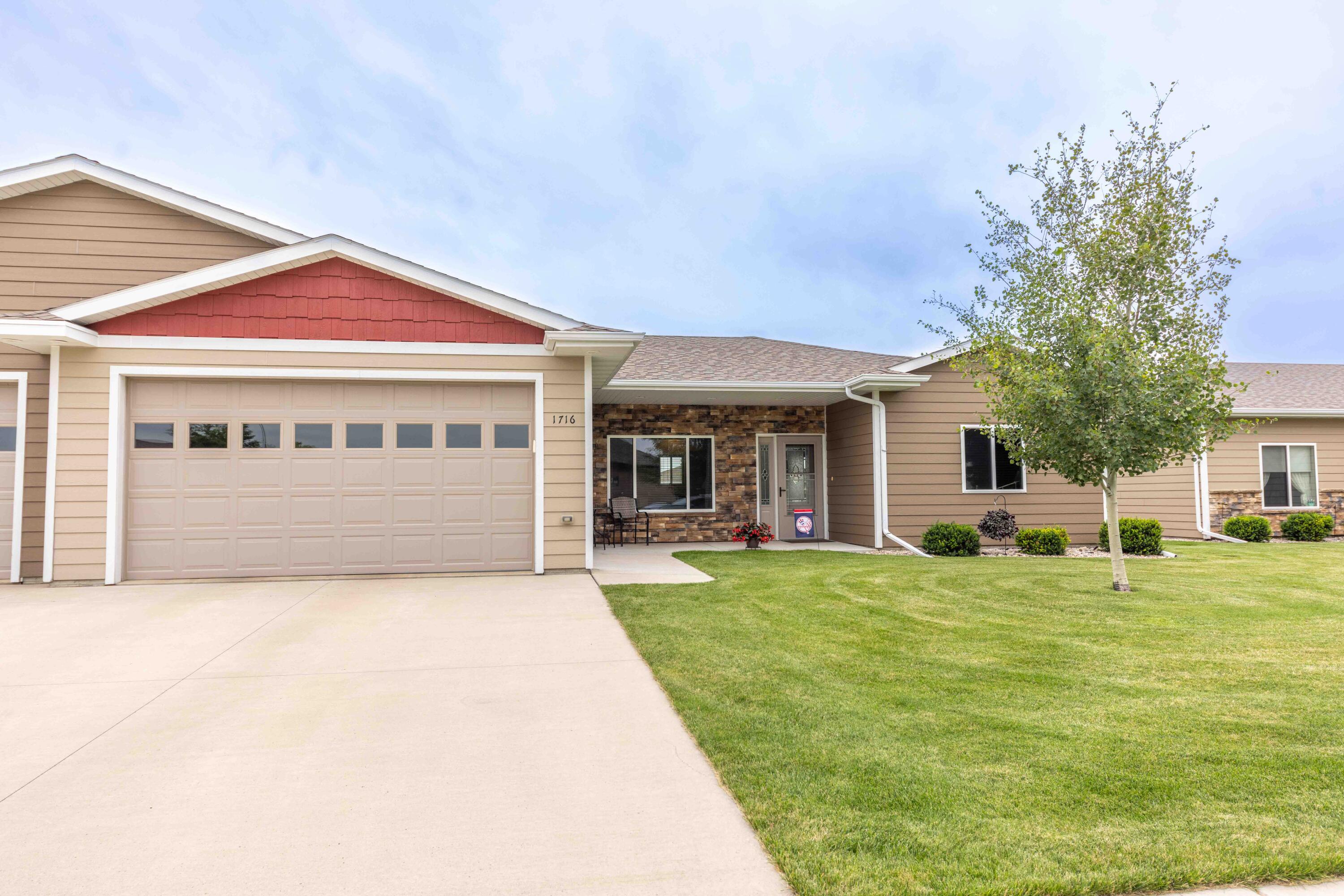 Property Photo:  1716 Miller Ln  SD 57401 