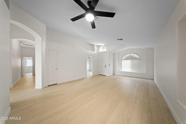 Property Photo:  4315 E Redwood Lane  AZ 85048 