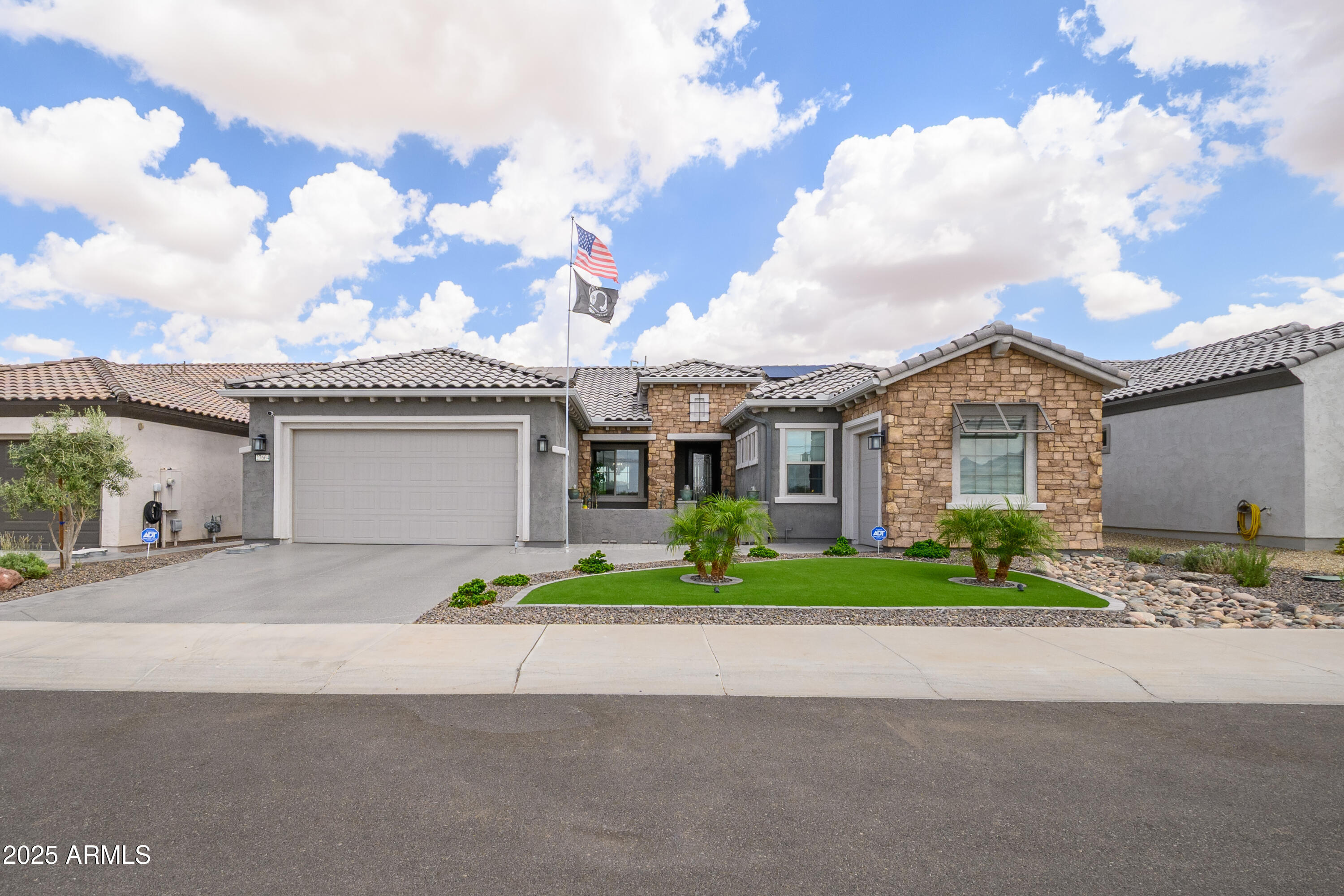 Property Photo: 27664 W Pontiac Drive AZ 85396