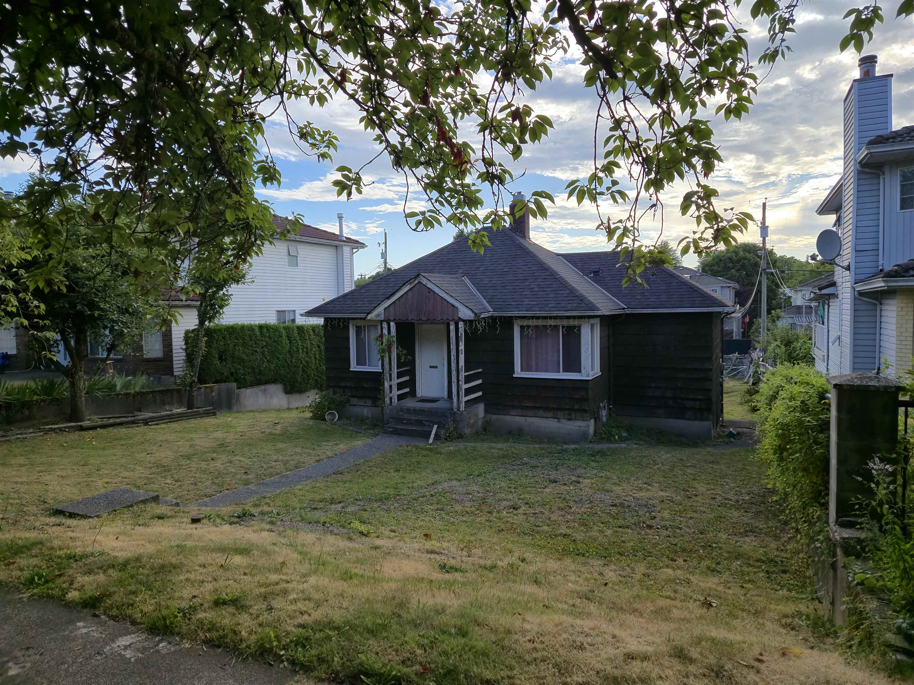 Property Photo: 6029 Dumfries Street BC V5P 3B1