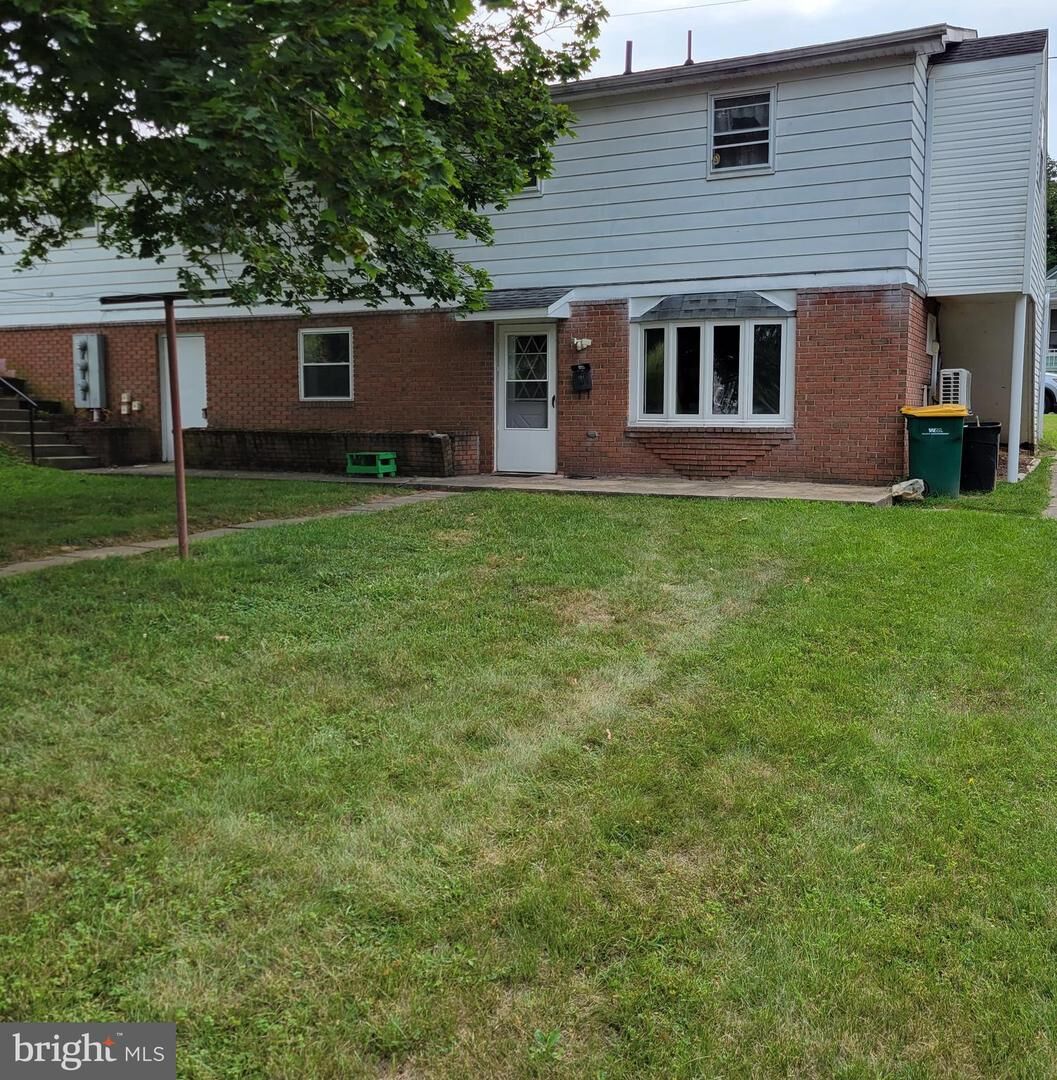 Property Photo:  826 Maple Street  PA 17268 