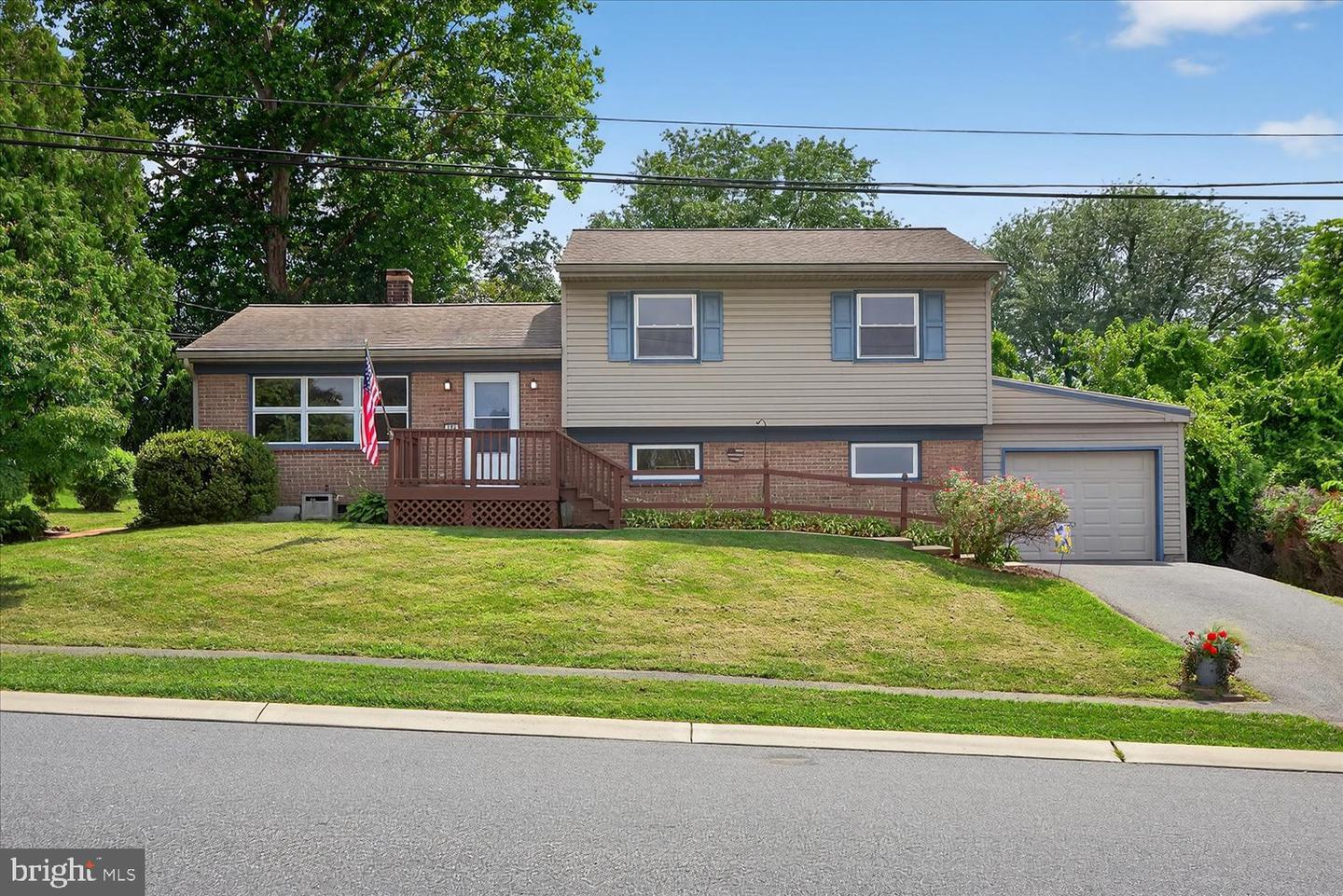 102 Broadmoor Drive  Willow Street PA 17584 photo