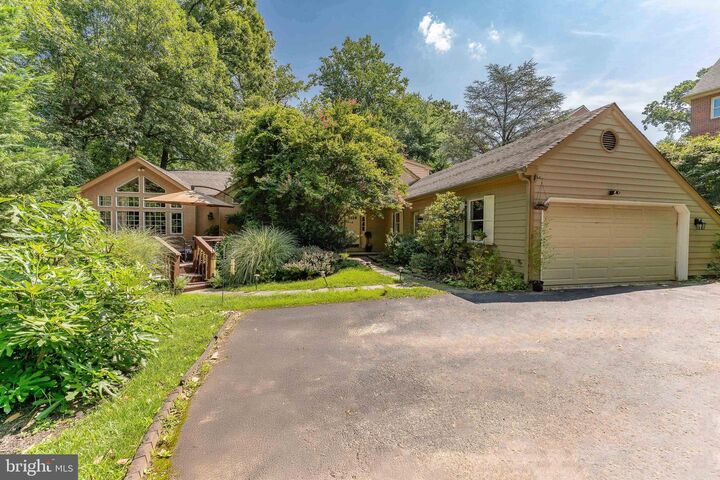 406 Brighton Circle  Devon PA 19333 photo