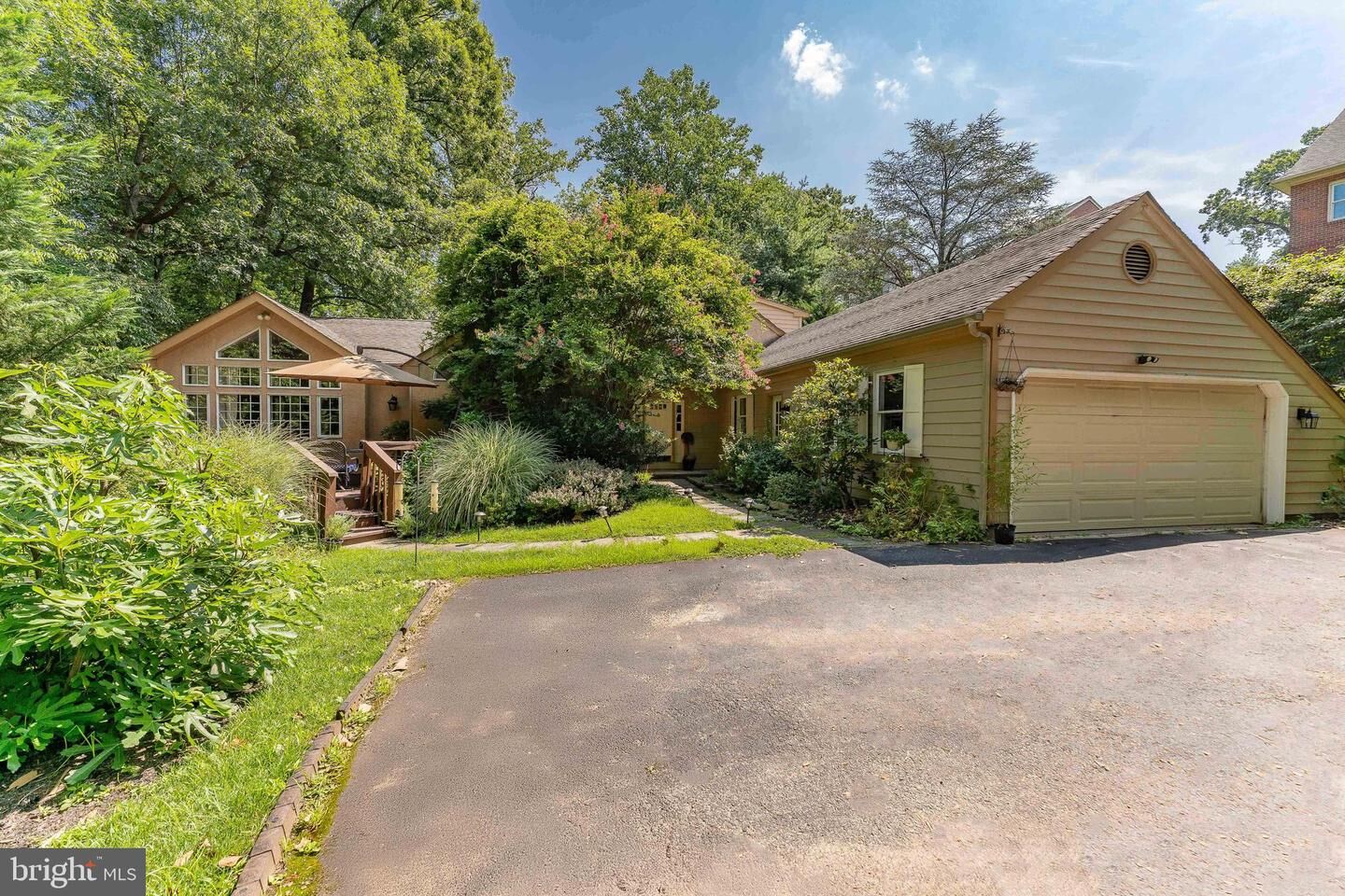 Property Photo:  406 Brighton Circle  PA 19333 