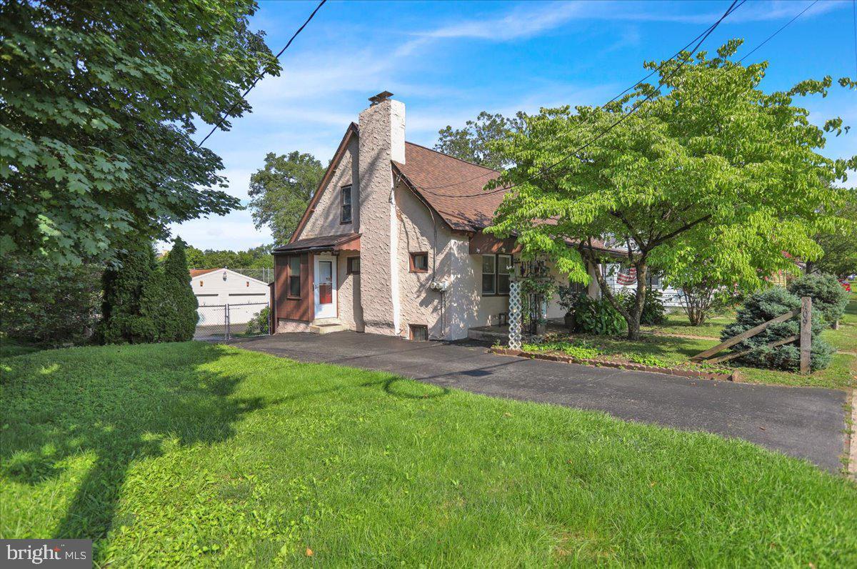 Property Photo:  409 Manatawny Street  PA 19464 