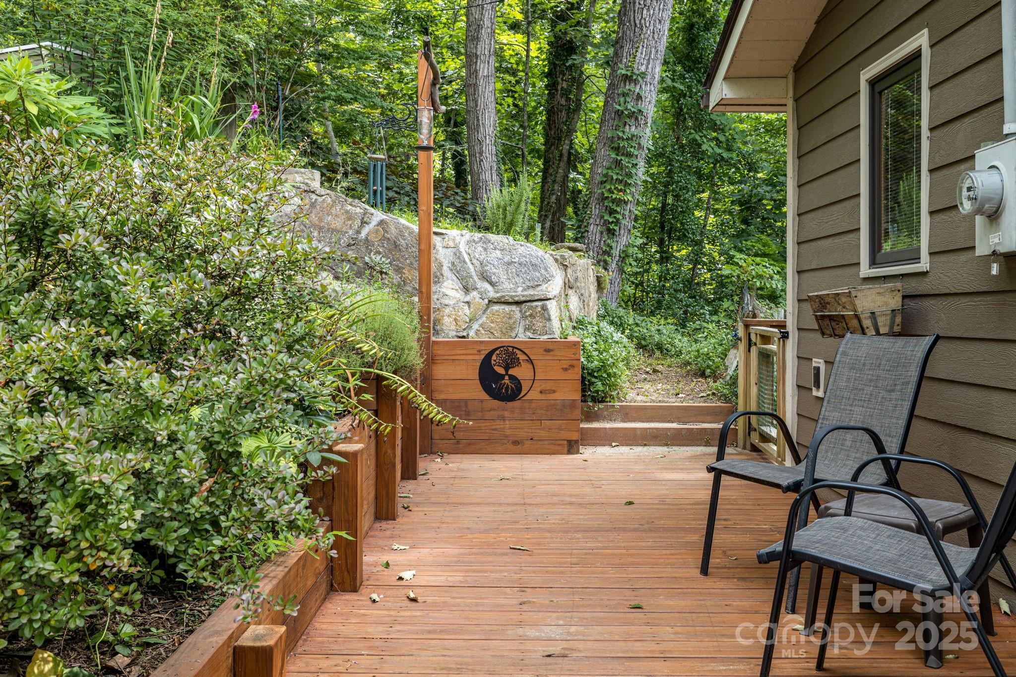Property Photo: 695 Huckleberry Mountain Road NC 28792