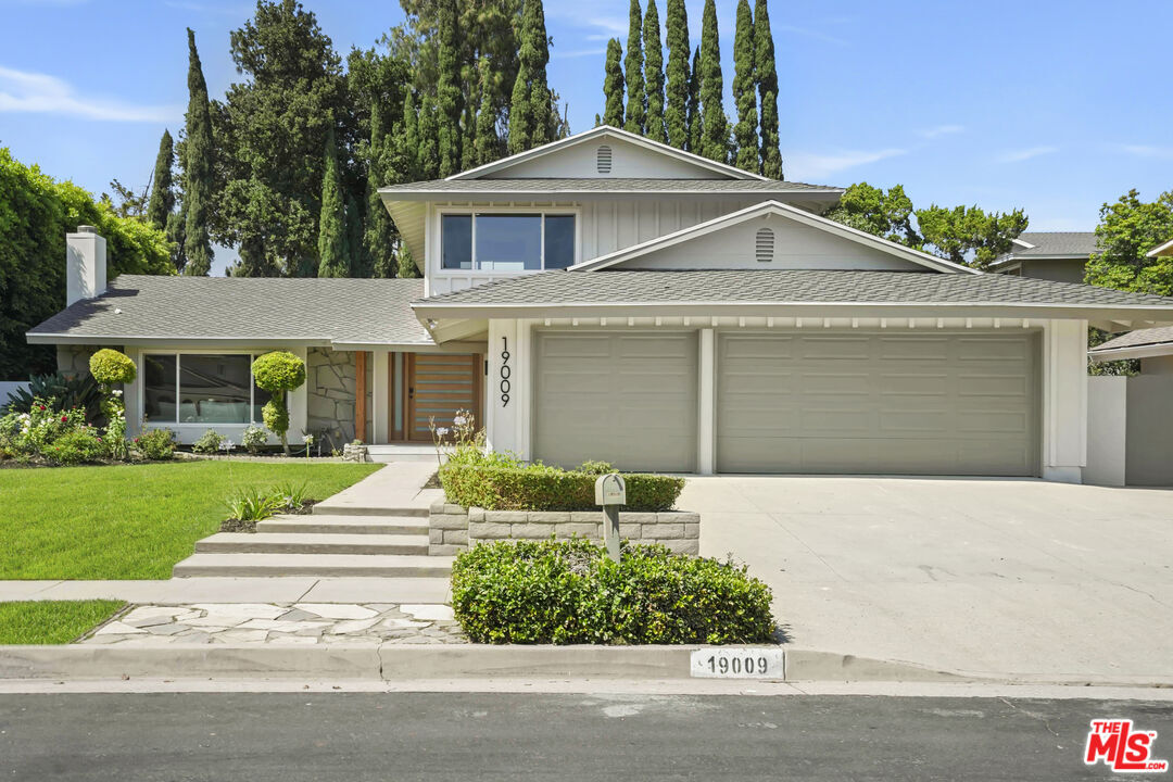 Property Photo:  19009 Celtic St  CA 91326 